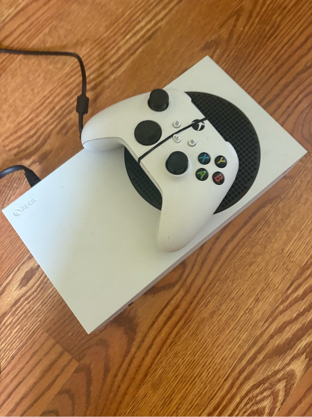 Xbox Series S White Console with Matching White Wireless Controller